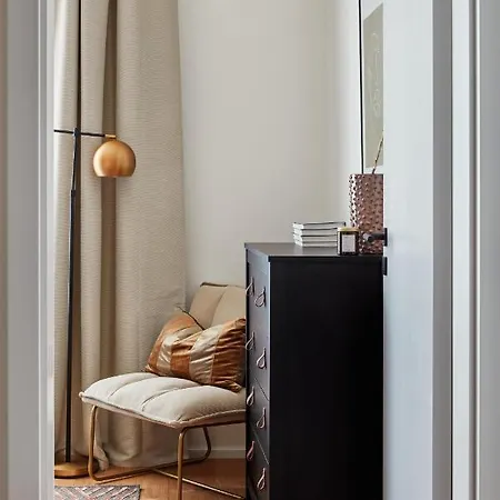 Days - Designer Apts - Garage - Terrace - Easy Access Апартаменты *