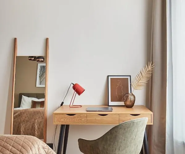 דירה Days - Designer Apts - Garage - Terrace - Easy Access פראג