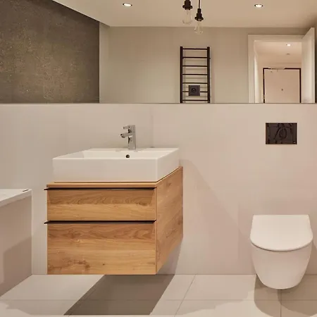 Days - Designer Apts - Garage - Terrace - Easy Access * Prague