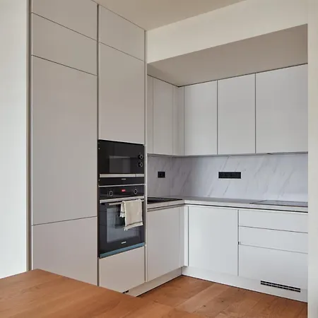 Days - Designer Apts - Garage - Terrace - Easy Access Apartment *