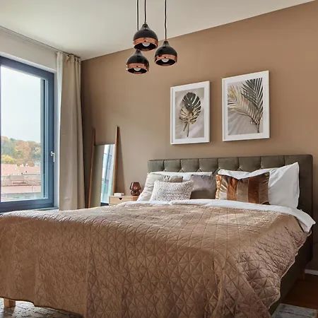 Days - Designer Apts - Garage - Terrace - Easy Access * Prague