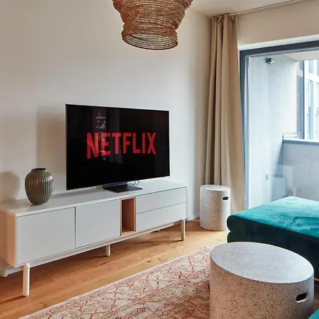 Days - Designer Apts - Garage - Terrace - Easy Access Apartment *