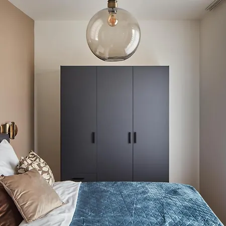 Apartment Days - Designer Apts - Garage - Terrace - Easy Access