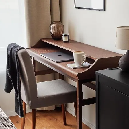 Days - Designer Apts - Garage - Terrace - Easy Access Prague