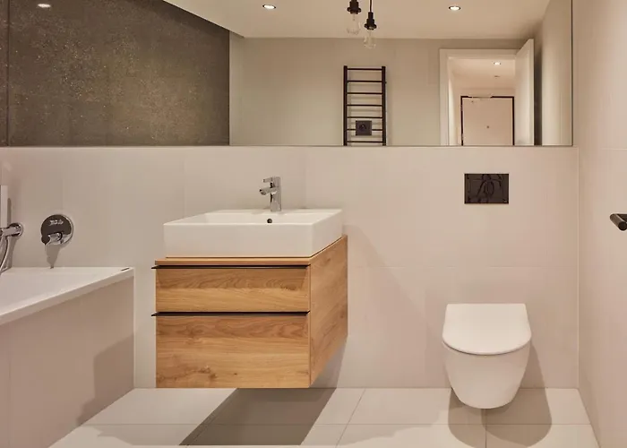 Days - Designer Apts - Garage - Terrace - Easy Access * Prag
