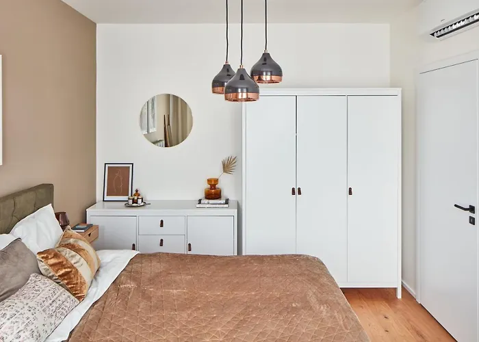 Days - Designer Apts - Garage - Terrace - Easy Access *