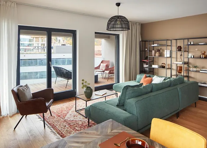 Days - Designer Apts - Garage - Terrace - Easy Access Lägenhet