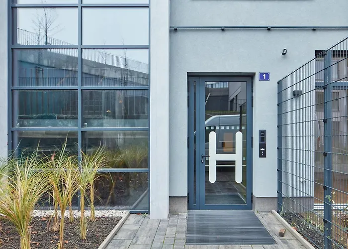 Days - Designer Apts - Garage - Terrace - Easy Access Lägenhet